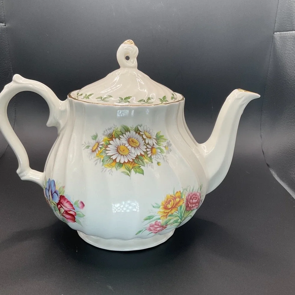 Churchill ENGLAND Floral Bouquet‎ Daisies, Pink/Blue Pansies Footed Teapot Gold